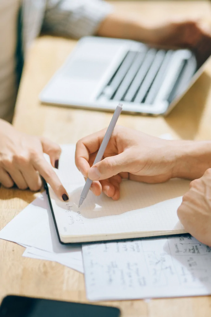 Countea Applications vous accompagne sur mesure, de l'audit de vos besoins à l'exploitation quotidienne.